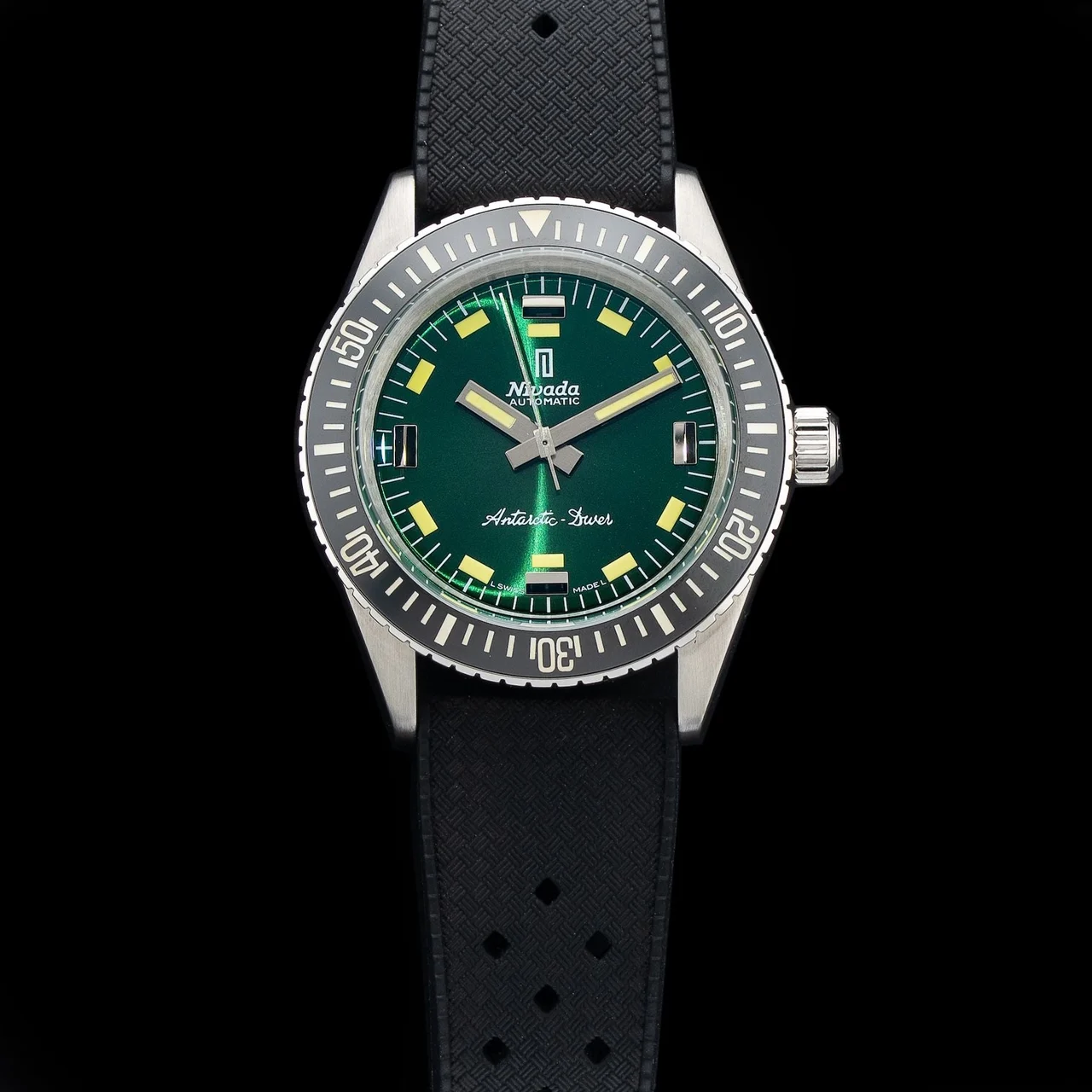Nivada Grenchen Antarctic Diver Green No Date 210009N32782 38 mm kol saati