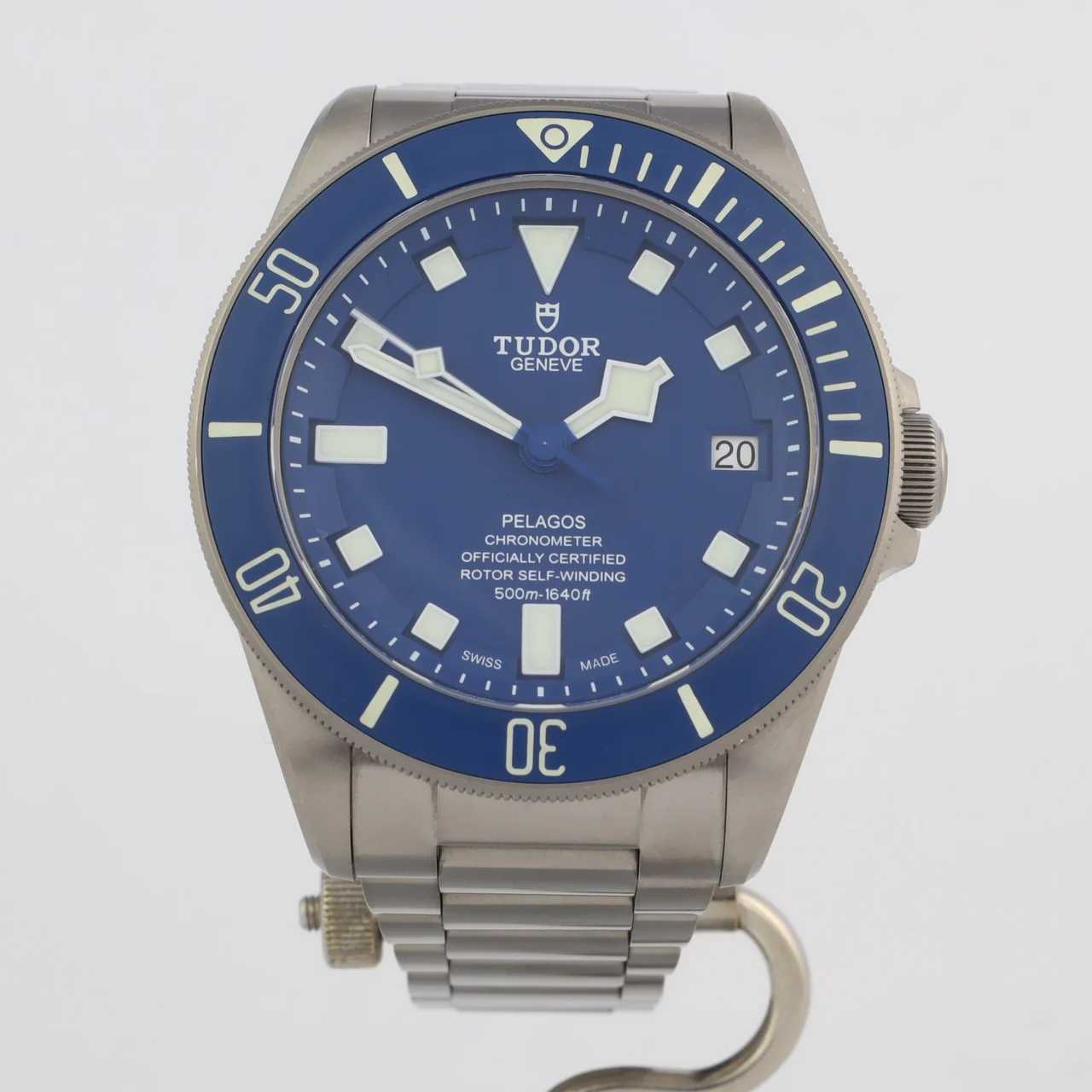 Tudor Pelagos 26C046 42 mm kol saati