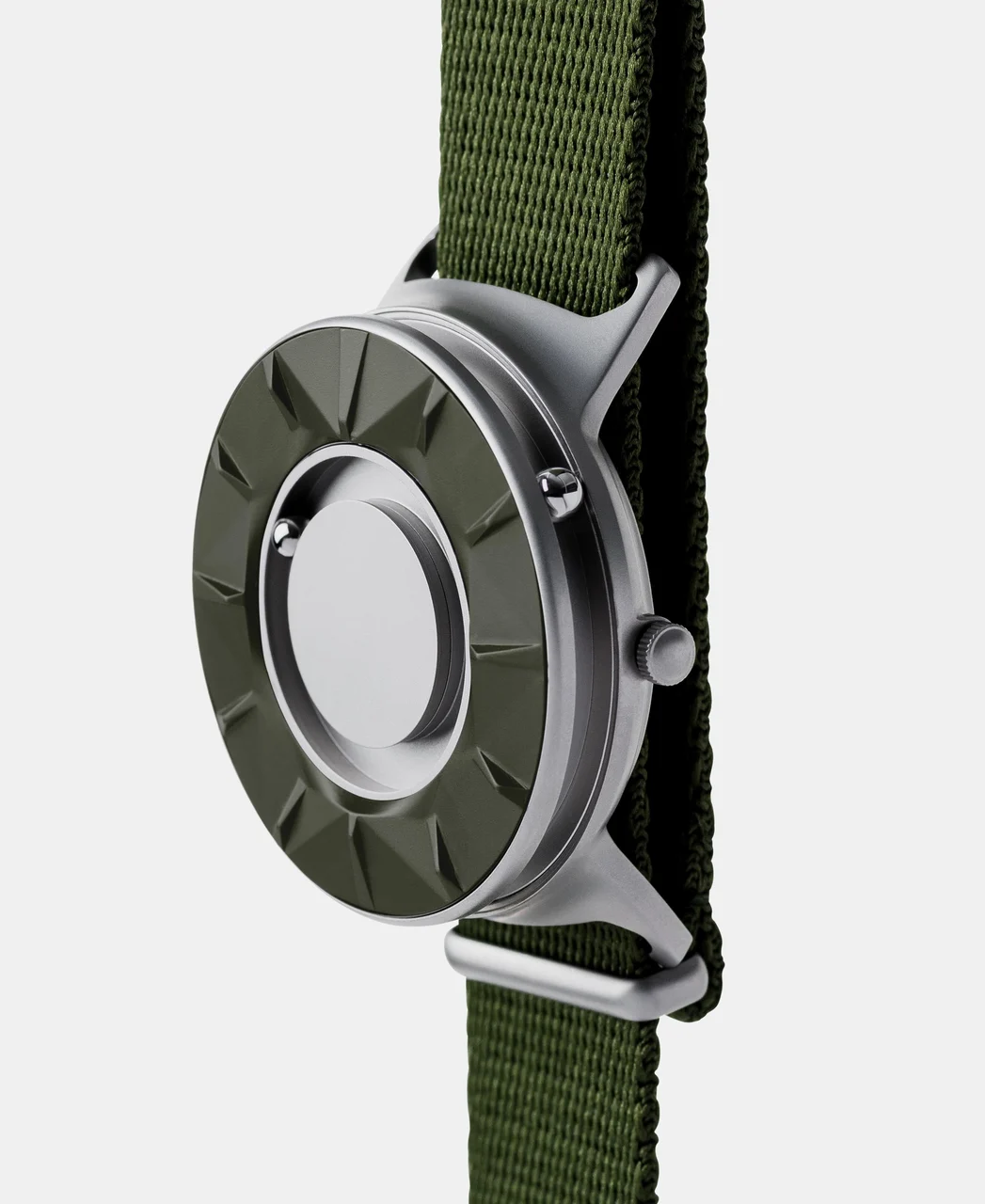 Eone Apex-n-moss-ce 40 mm kol saati