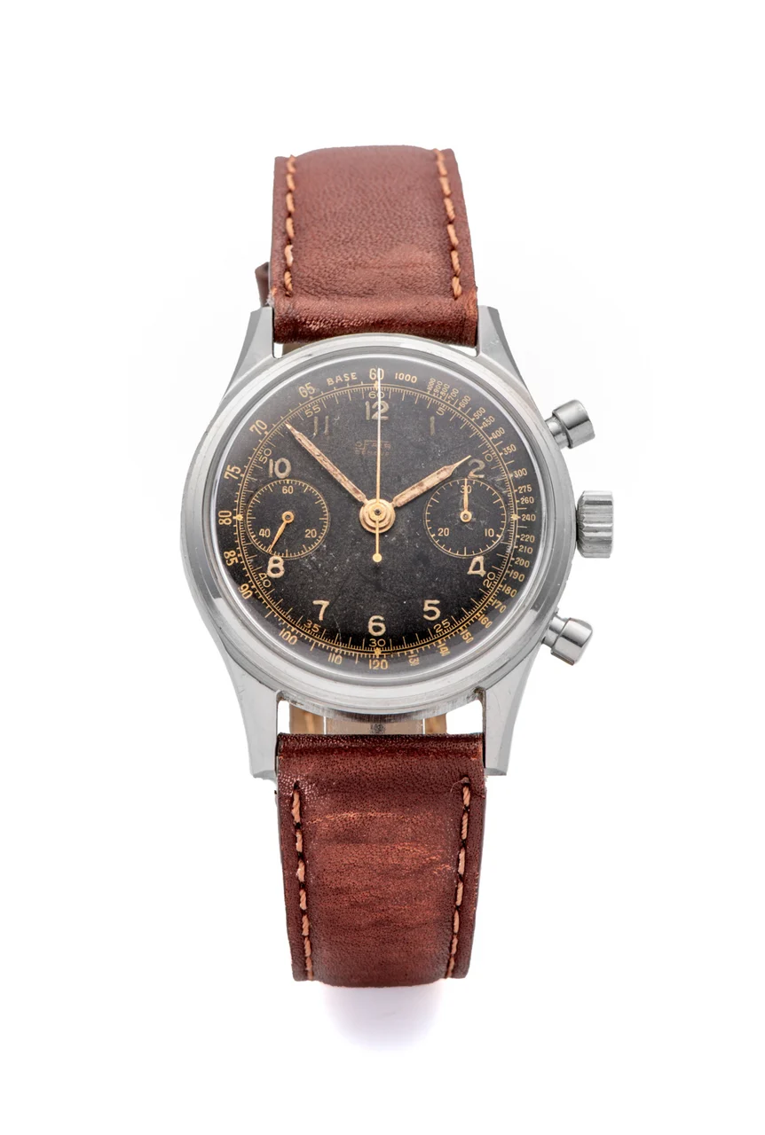 O F Air Ref. 1022-44, chronograph, minute counter, black dial, calibre Valjoux 23; stainless steel kol saati