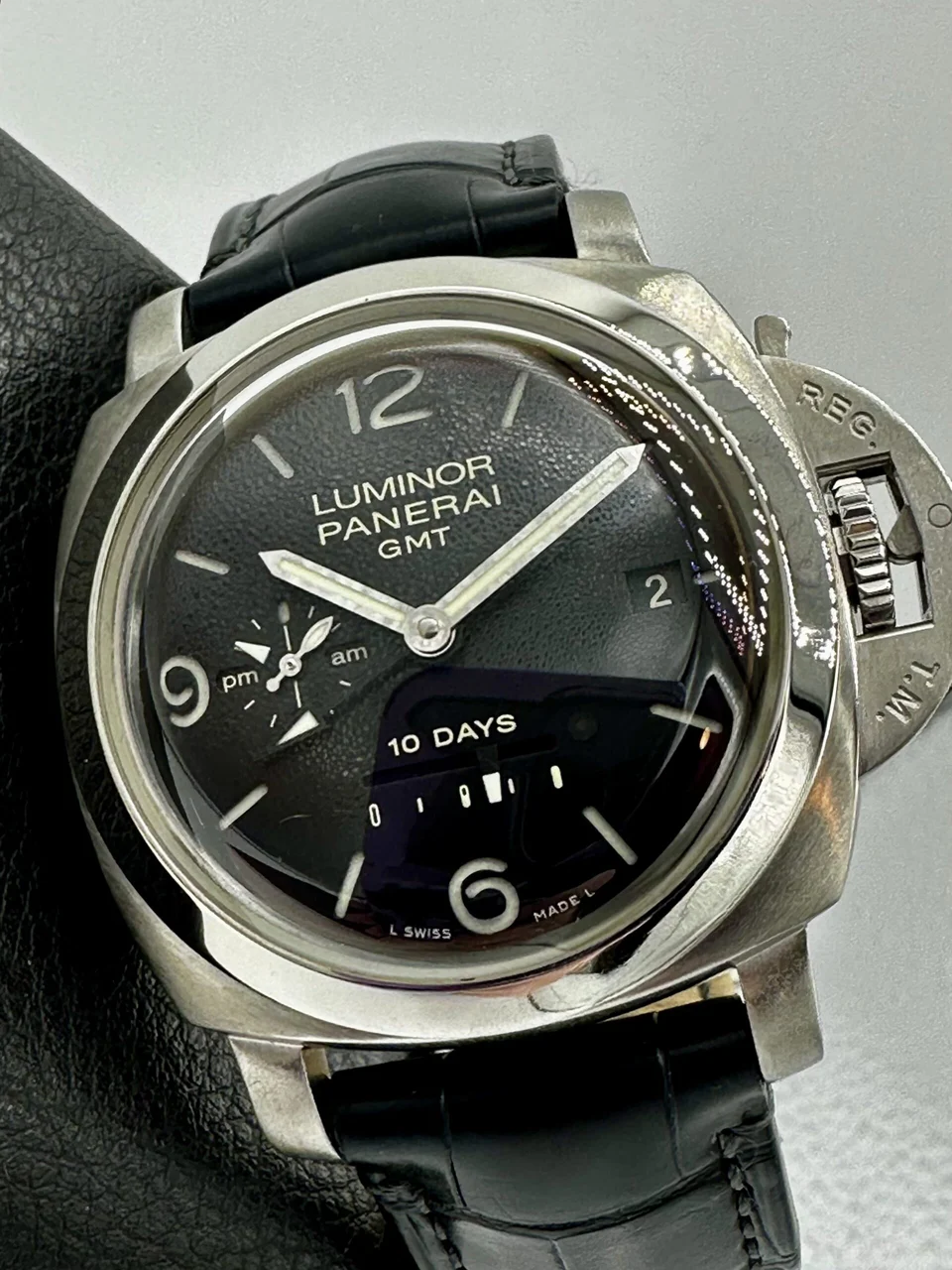 Panerai Luminor 276408617833 44 mm kol saati