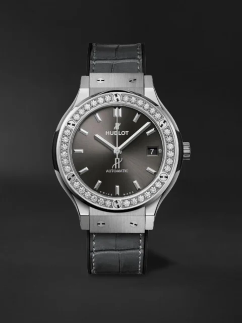 Hublot Classic Fusion Titanium Racing Grey Diamonds 565.NX.7071.LR.1204 kol saati