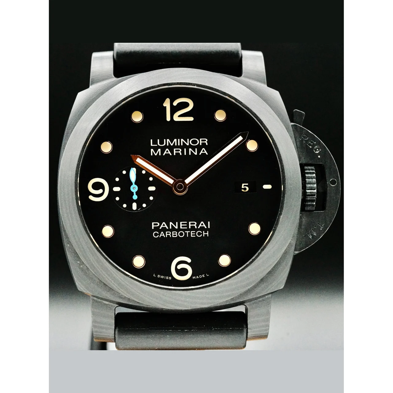 Panerai Luminor Marina Carbotech 210000047531 44 mm kol saati