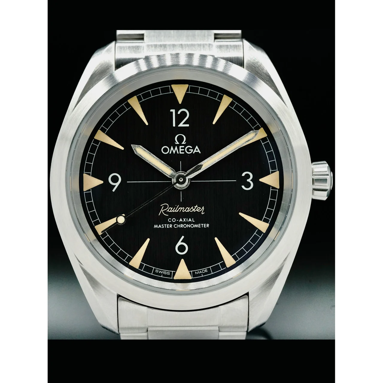 OMEGA Railmaster Co-Axial Master Chronometer 40mm on Bracelet 210000039140 40 mm kol saati