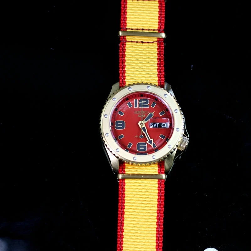 Seiko SBSA084 43 mm kol saati