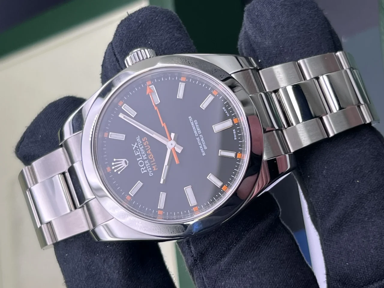 Rolex Milgauss Rolex Milgauss 40mm Box & Papers Black Dial Ref. 116400 (132 40 mm kol saati