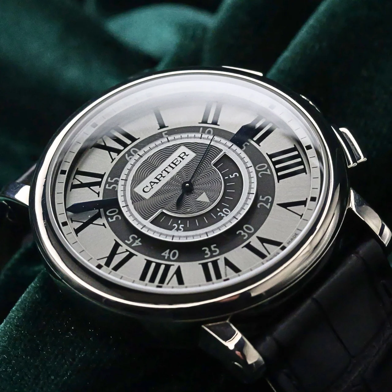 Cartier Rotonde De Central Chronograph 18K White Gol Cartier Rotonde De Cartier Central Chronograph 18K White Gol 42 mm kol saati
