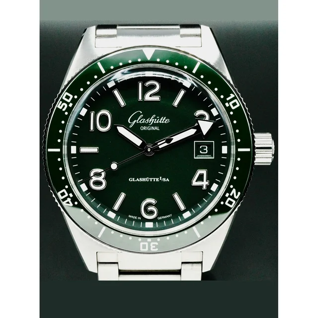 Glashutte Original Glashütte Original 1-39-11-13-83-70 SeaQ Reed Green Dial on Bracelet 21