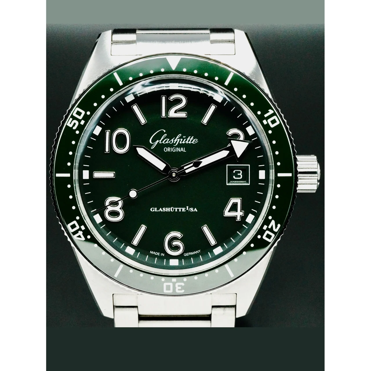 Glashutte Original Glashütte Original 1-39-11-13-83-70 SeaQ Reed Green Dial on Bracelet 210000078114 39.5 mm kol saati