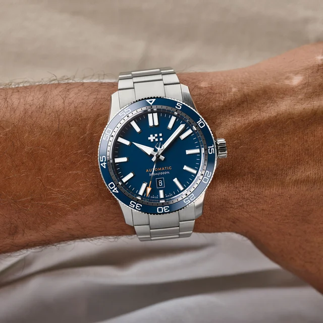Christopher Ward Trident Pro 300 C60-44ADA31S0BB1-B0 kol saati