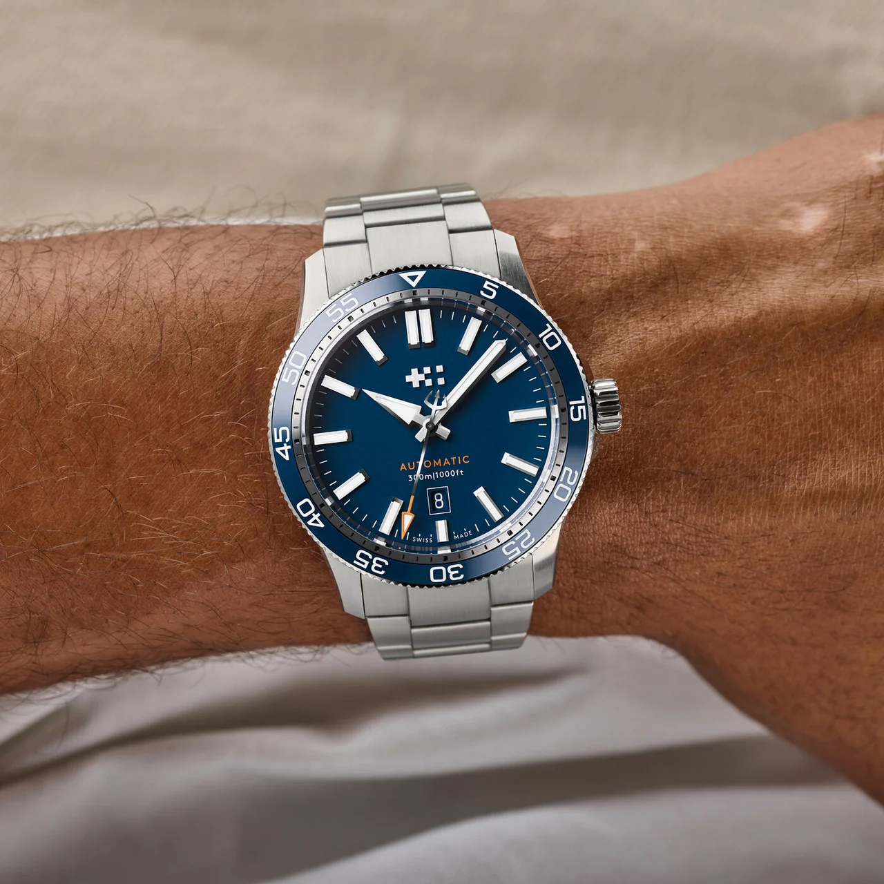 Christopher Ward Trident Pro 300 C60-44ADA31S0BB1-B0 44 mm kol saati