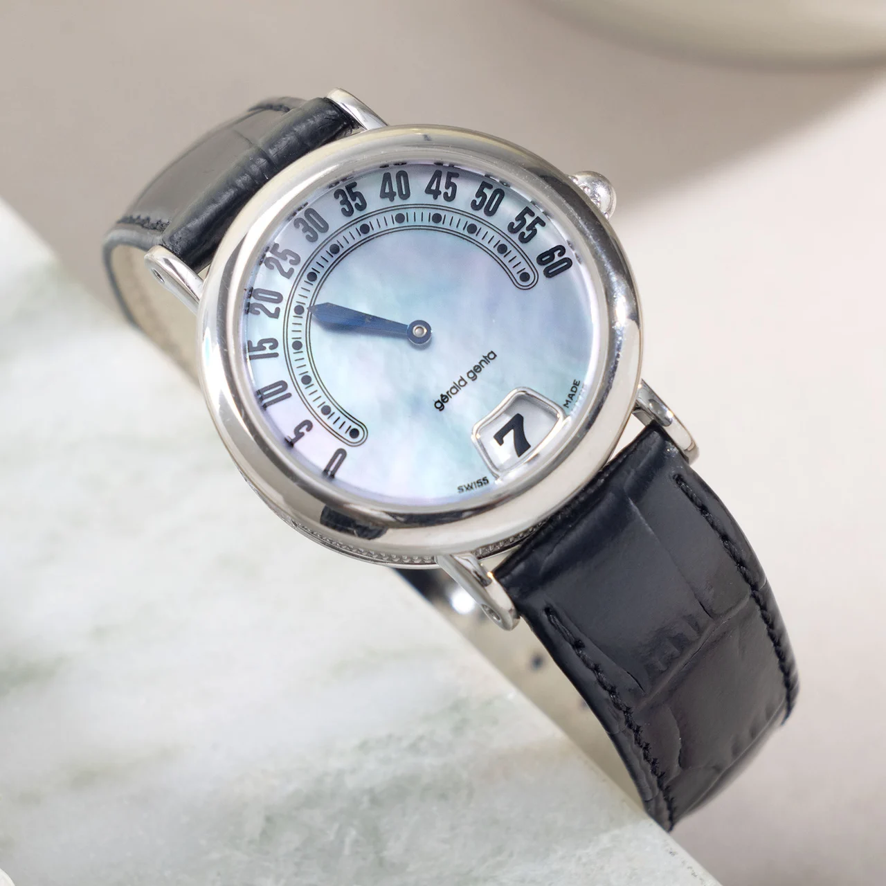 Gerald Genta Gerald Genta W-2799 28 mm kol saati