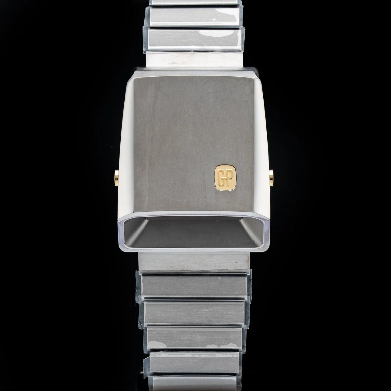 Girard-Perregaux Girard Perregaux Casquette 2.0 Titanium & Gold 39800-21-3199-6CM 210009N35830 kol saati