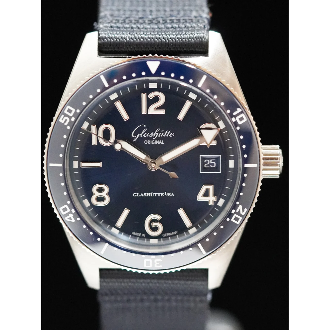 Glashutte Original Glashütte Original 1-39-11-09-81-08 SeaQ Blue Dial 210009N32106 kol saati