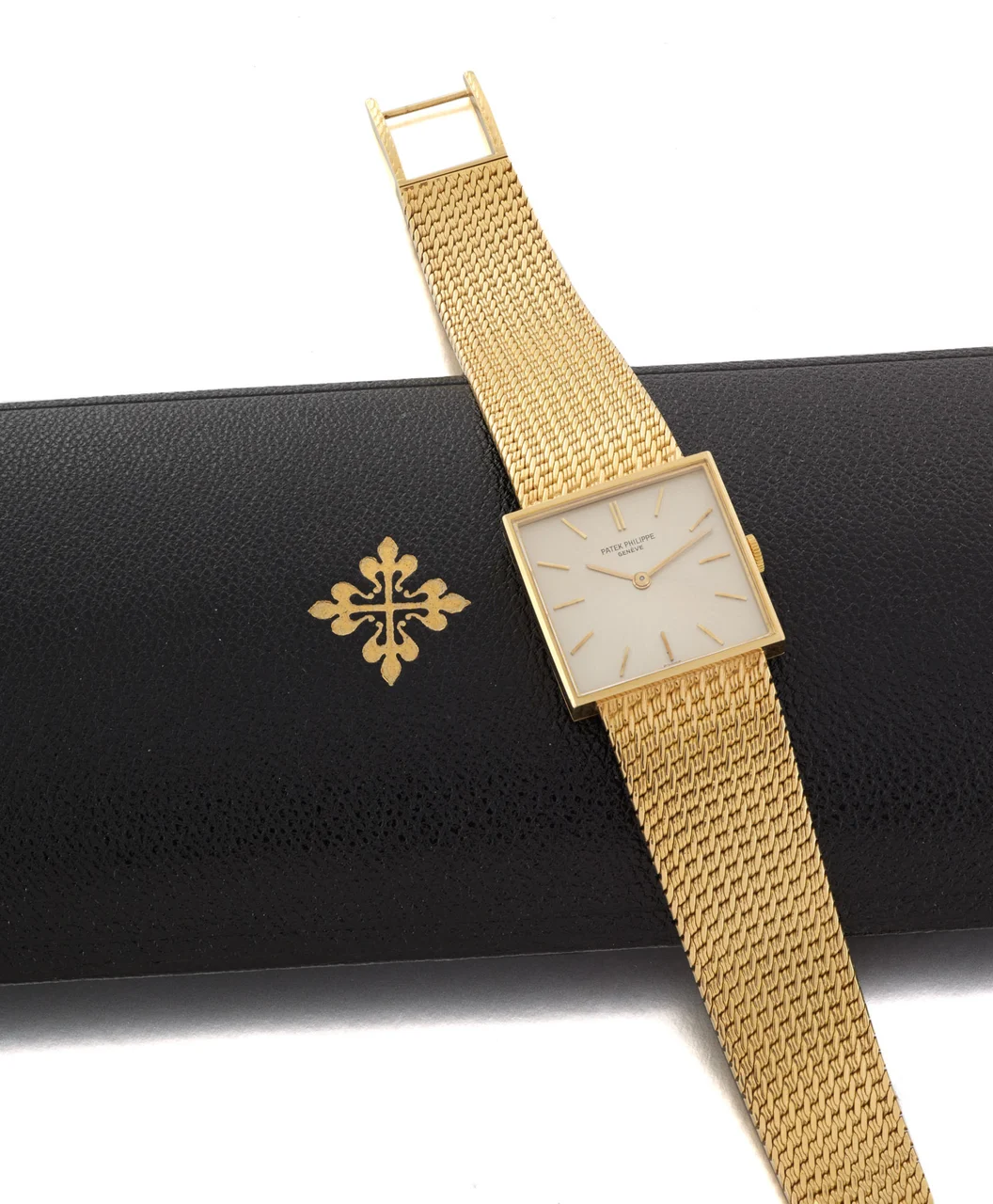 Patek Philippe PATEK PHILIPPE REF. 3430 WHITE GOLD Very fine and rare, manual-winding, 18K white gold square wristwatch. kol saati