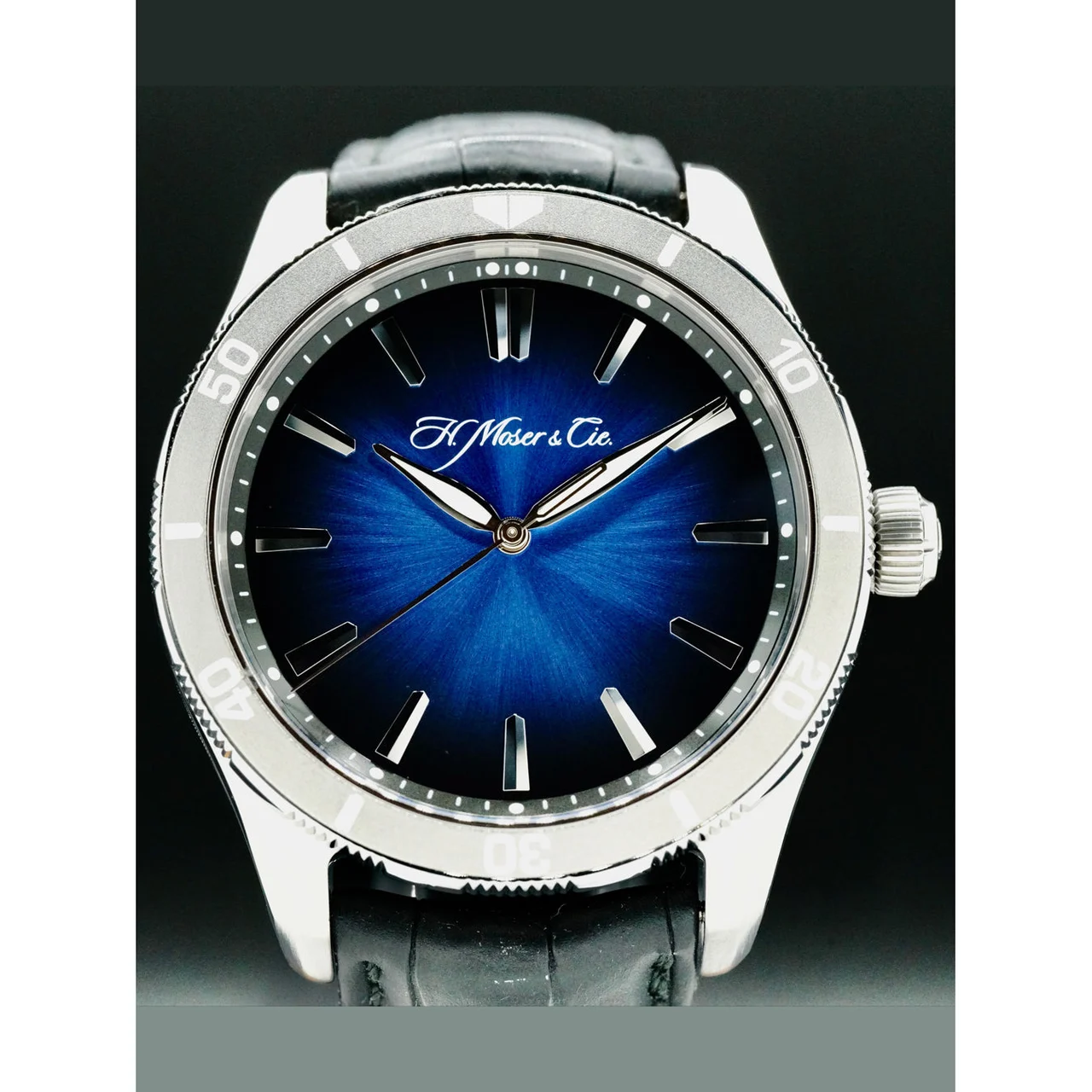 H. Moser & Cie. - Moser & Cie. 3200-1204 Pioneer Funky Blue Rotating Bezel POC210000047360 43 mm kol saati