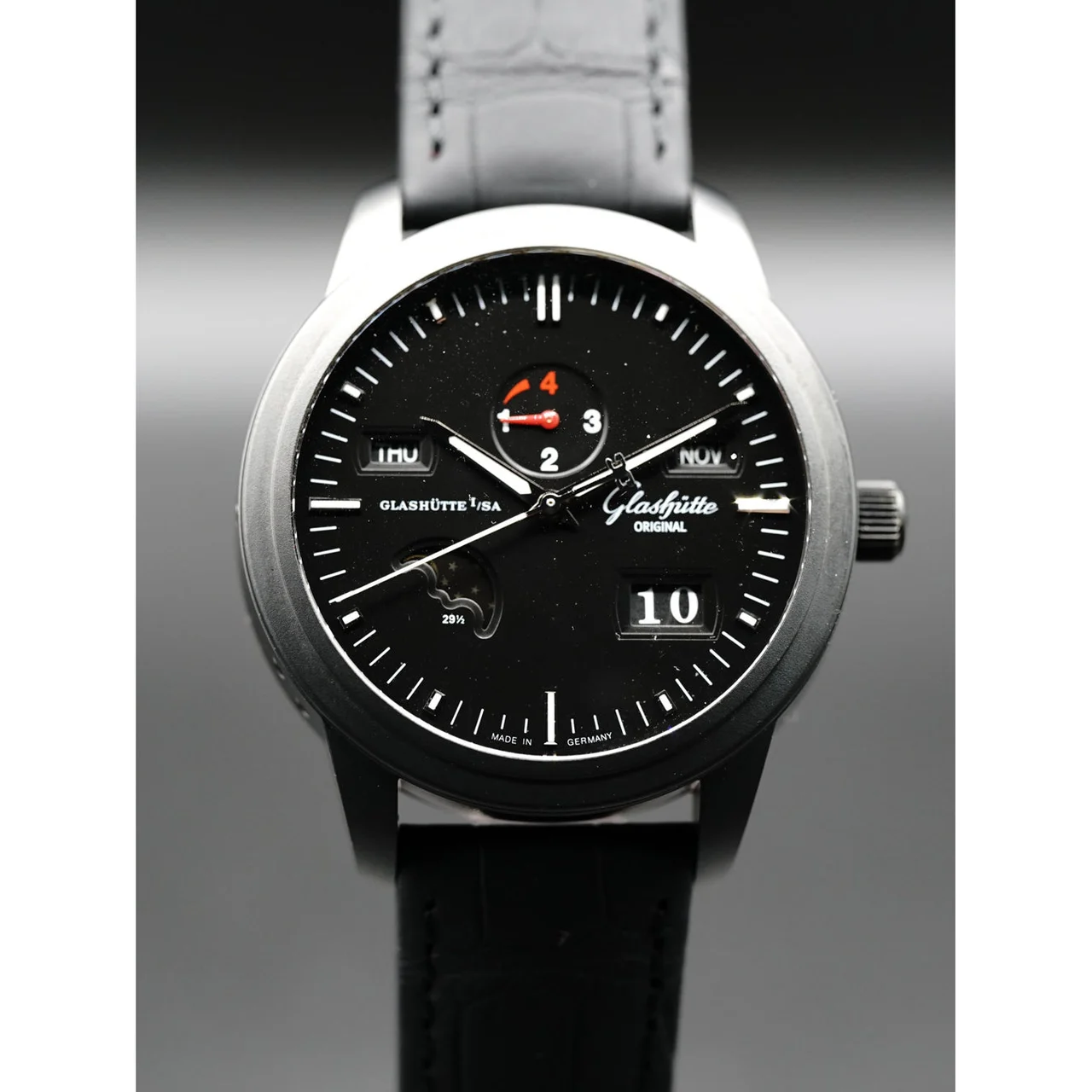 Glashutte Original Glashutte Senator Perpetual Calendar 42mm Automatic in Black Ceramic Black Dial 100-07-06-06-04 210000017276 42 mm kol saati