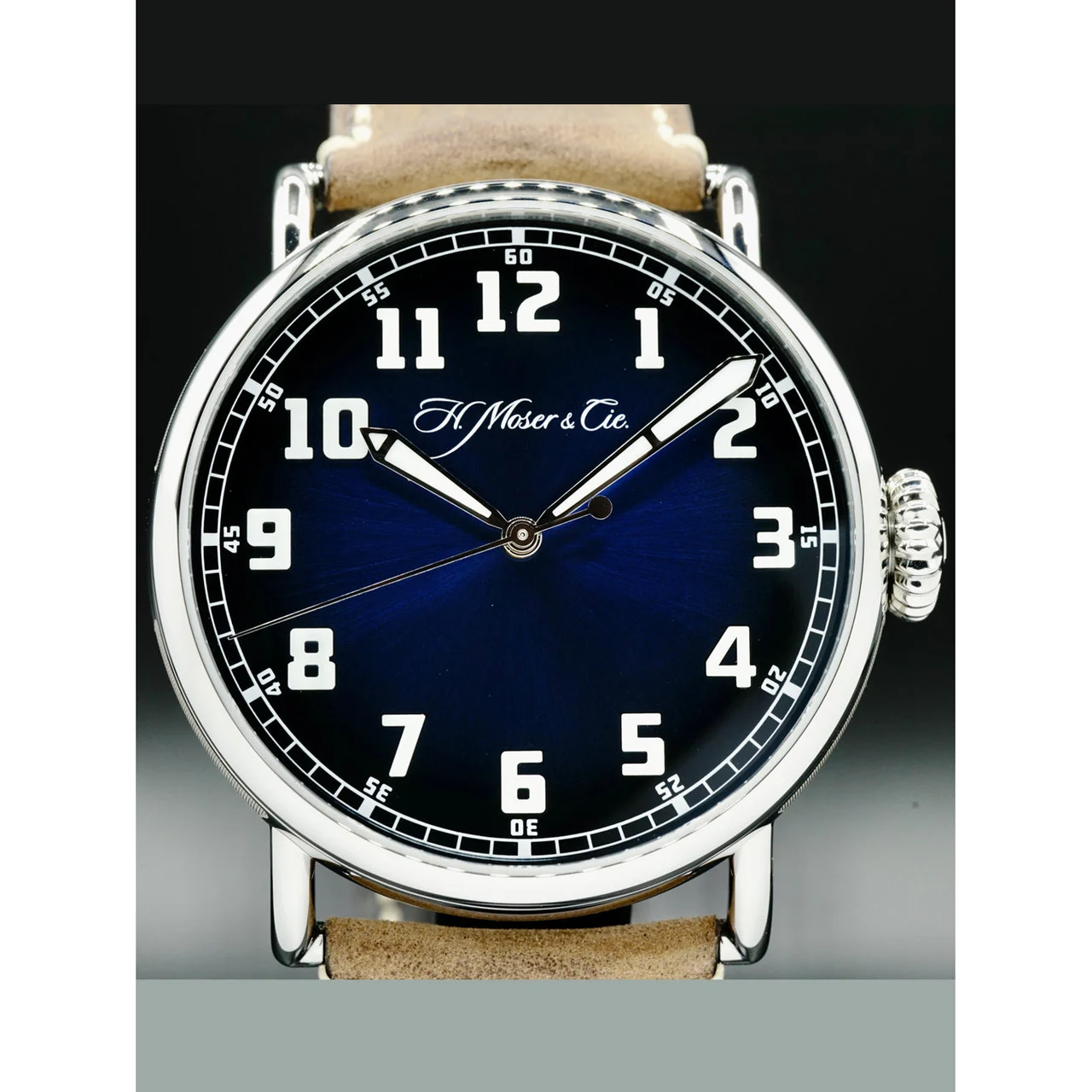 H. Moser and Cie. Moser & Cie. 8200-1201 Heritage Centre Seconds Funky Blue 210000067755 42 mm kol saati