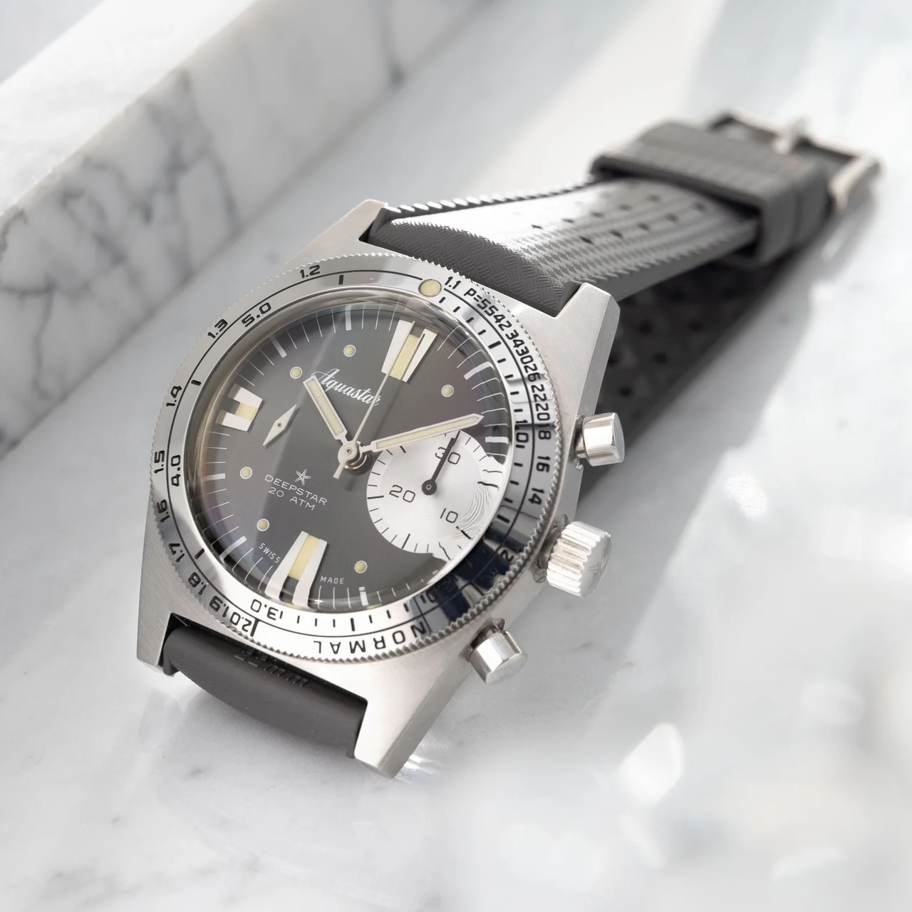 Aquastar Deepstar W-1675 41 mm kol saati