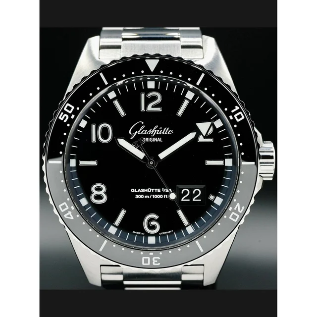 Glashutte Original Glashütte Original SeaQ Panorama Date on Bracelet 1-36-13-01-80-70 2100