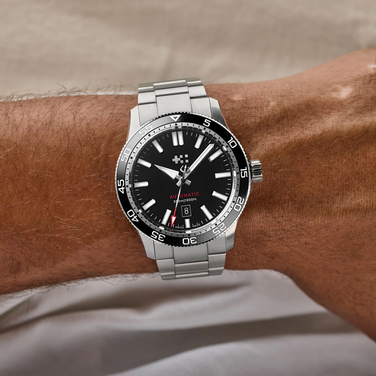 Christopher Ward Trident Pro 300 C60-44ADA31S0KK1-B0 44 mm kol saati