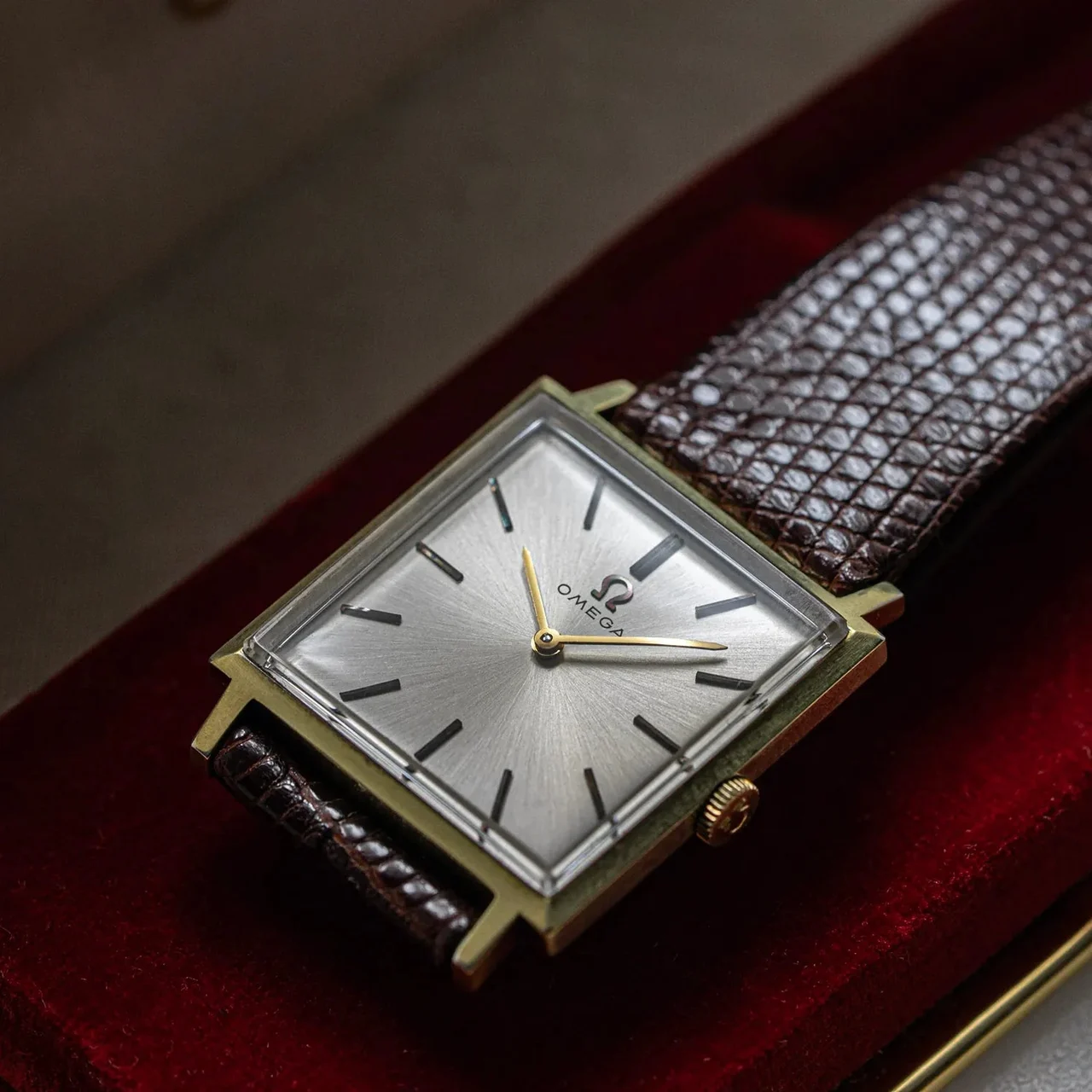 OMEGA Ref. 111.024, Cal. 625, Men’s Dress Vintage Watch , Ref. 111.024, Cal. 625, Men’s Dress Vintage Watch 27 mm kol saati