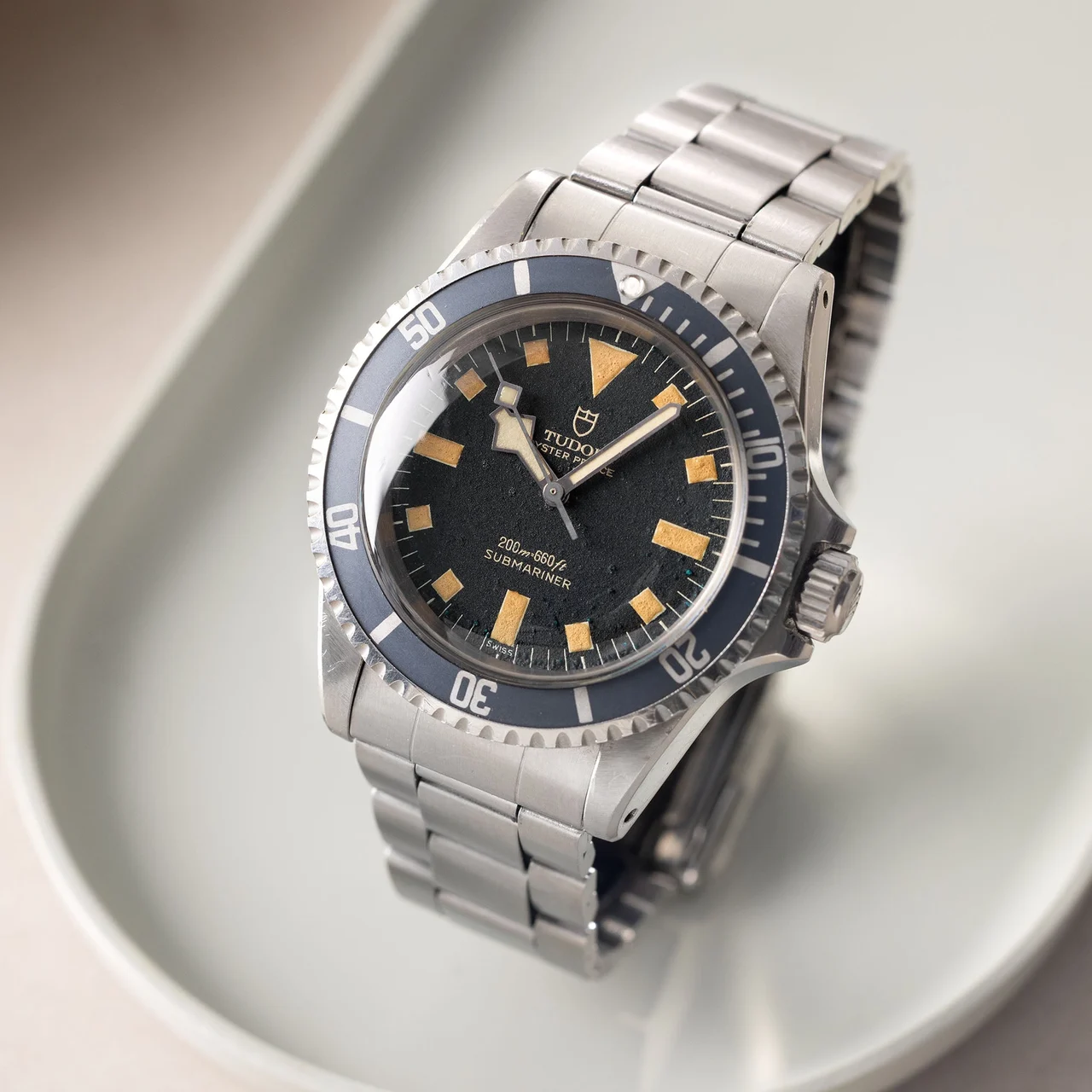 Tudor Submariner W-3830 40 mm kol saati