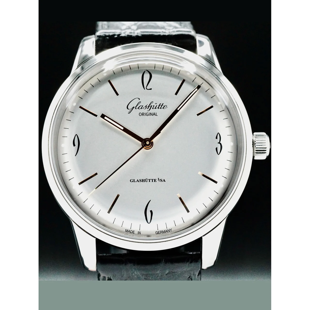 Glashutte Original Glashütte Original Senator Sixties Stainless Steel Silver Dial 39-52-01-02-04 210000072089 39 mm kol saati