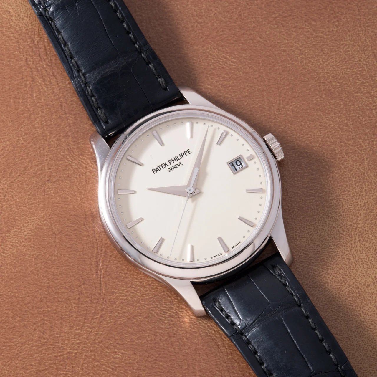 Patek Philippe Calatrava 40930379 39 mm kol saati