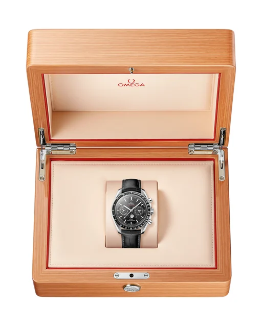 OMEGA Speedmaster Moonphase 304.33.44.52.01.001 kol saati
