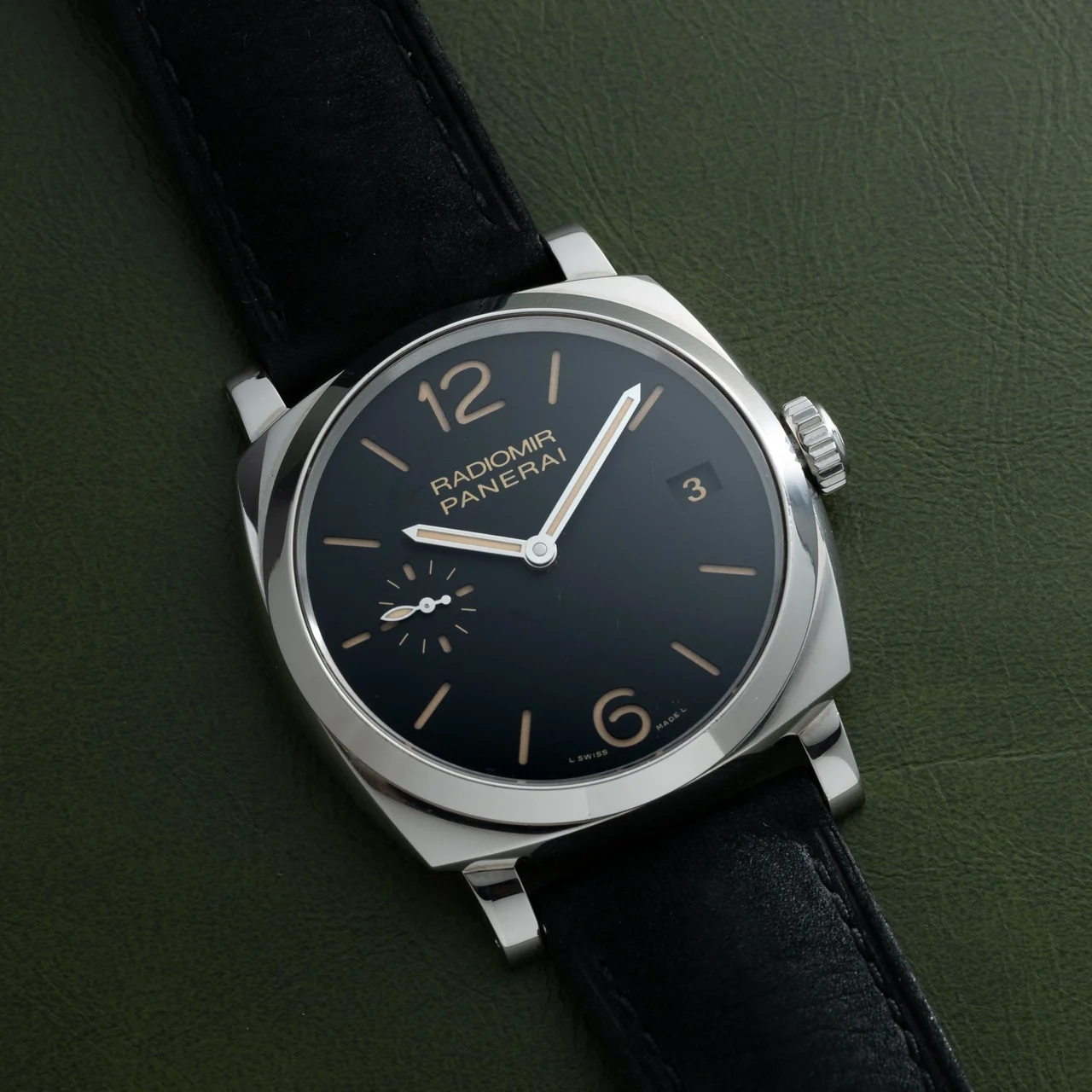 Panerai Radiomir 40990645 47 mm kol saati