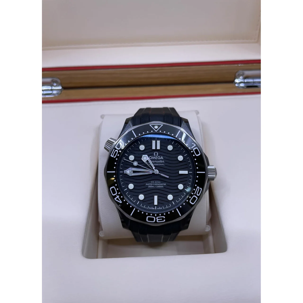 OMEGA Seamaster Diver 300m Co-Axial Master Chronometer 43.5mm Ceramic 210.92.44.20.01.001 210000015945 43.5 mm kol saati