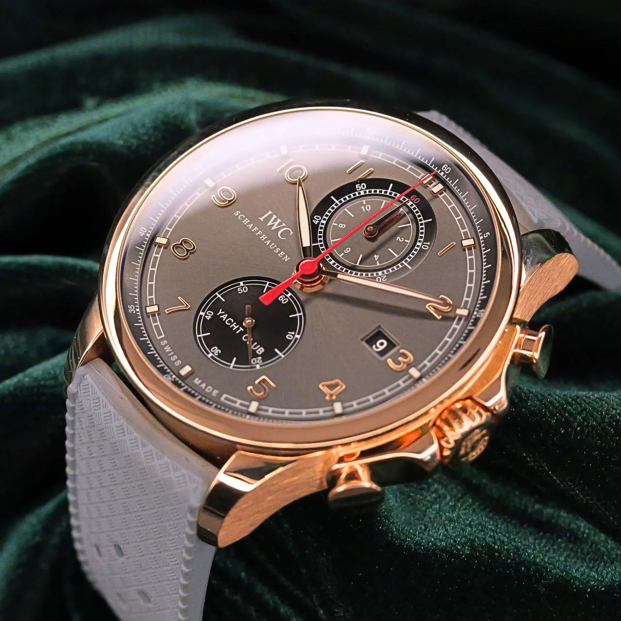 IWC Portugese Yacht Club Chronograph 45.4MM Grey Dial Gold C 45 mm kol saati