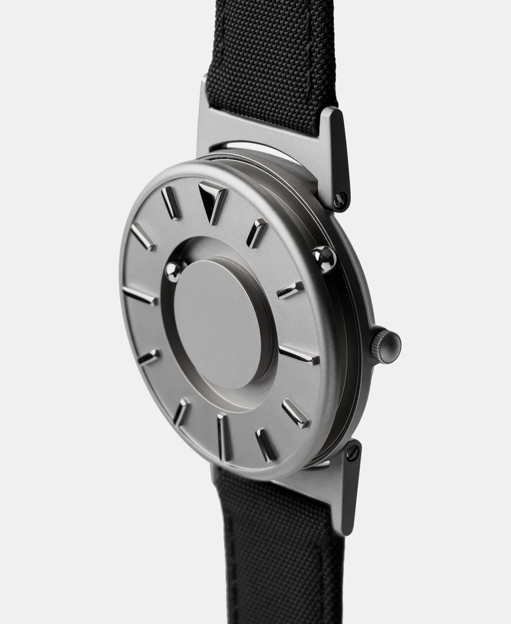 Eone Br-c-black 40 mm kol saati
