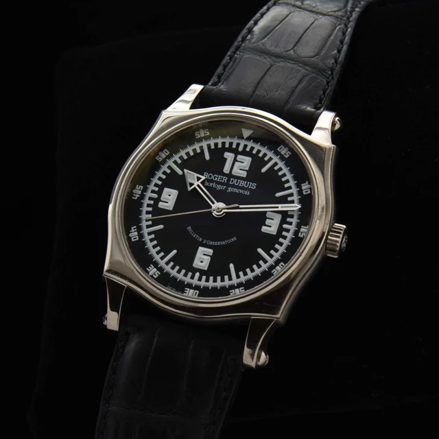 Roger Dubuis Daniels kol saati