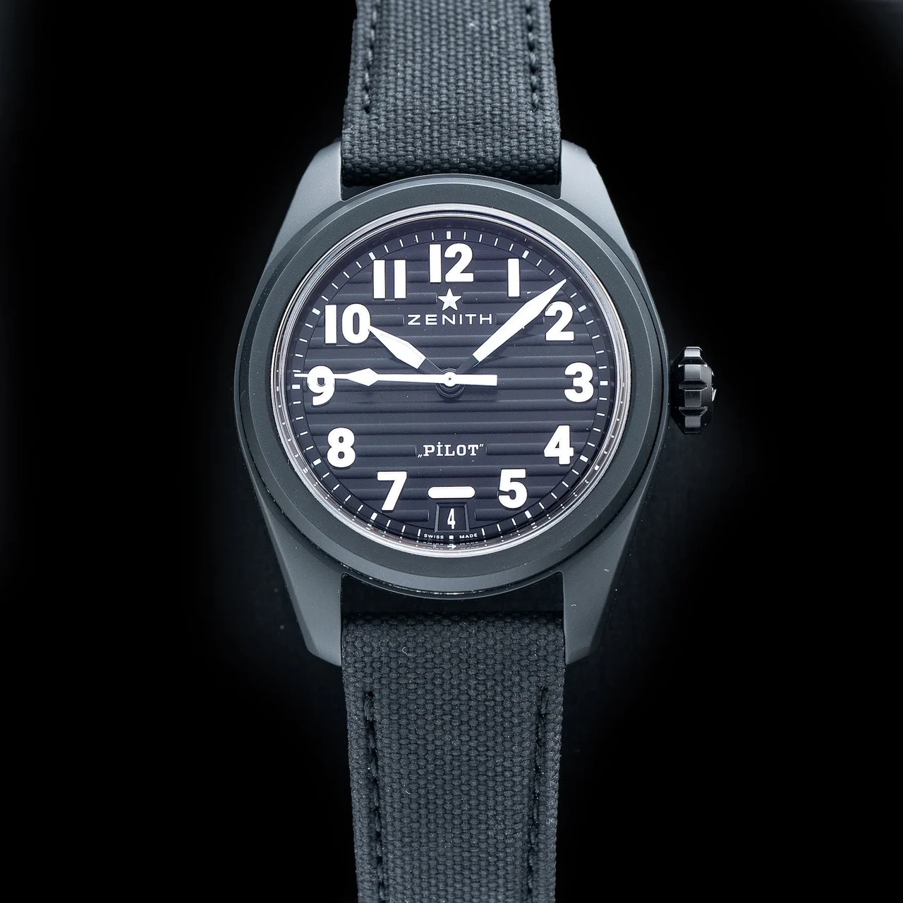 Zenith Pilot 49.4000.3620/21.I001 210009N34307 40 mm kol saati