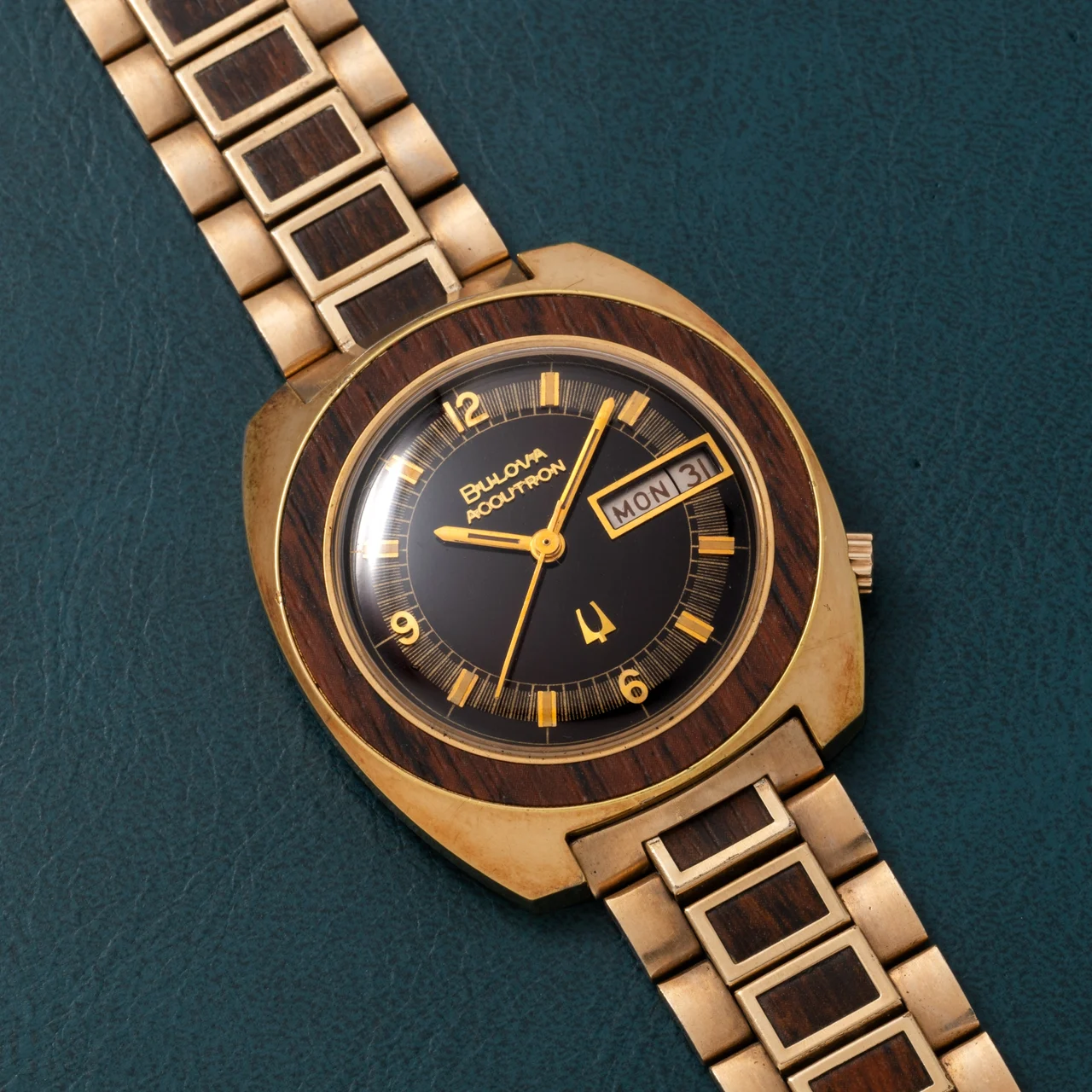 Bulova Accutron 40992777 38 mm kol saati