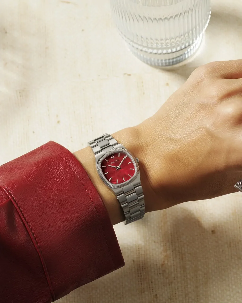 Bulova Super Seville Mini 96L354 25 mm kol saati