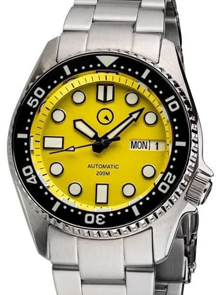 Islander Automatic Dive Watch with Solid-Link Bracelet, AR Sapphire Crystal, and Luminous