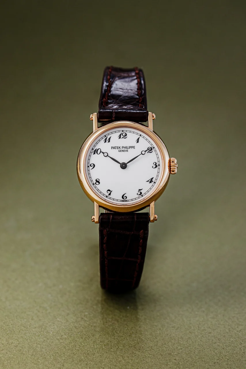 Patek Philippe porcelain 18K yellow #4860 +SP Patek Philippe lady porcelain 18K yellow #4860 +SP 26 mm kol saati
