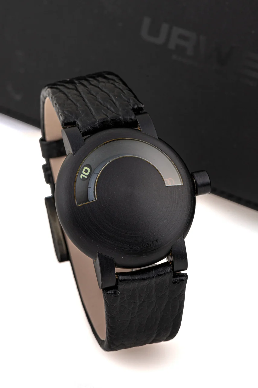 Urwerk URWERK, REF. 101, NIGHWATCH, NO. 1/50, CERAMIC ANODIZED ALUMINIUM/PLATINUM kol saati