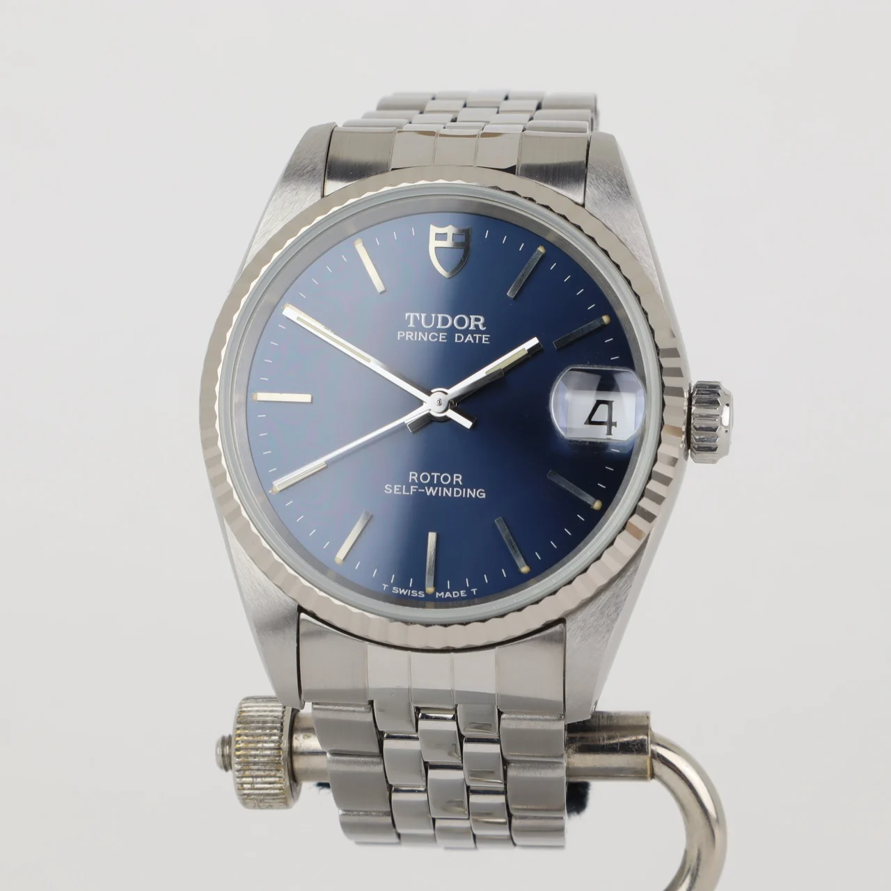 Tudor Oysterdate 26C010 32 mm kol saati