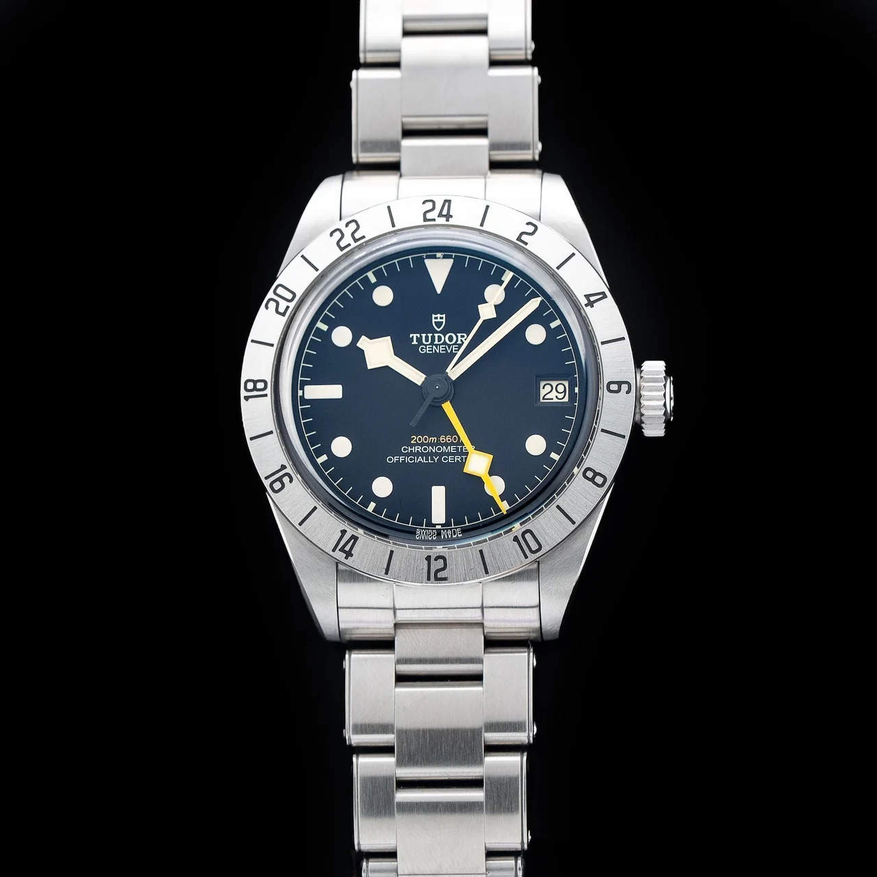 Tudor Black Bay Pro 210009N33163 39 mm kol saati