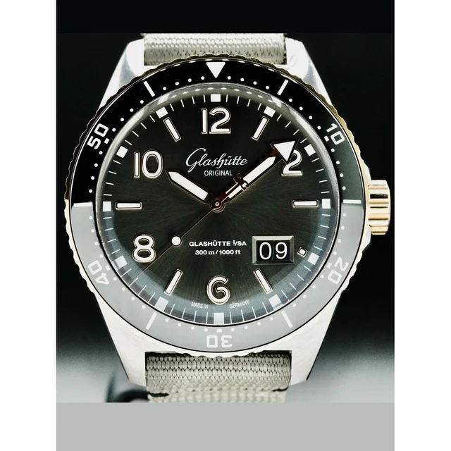 Glashutte Original Glashütte Original 1-36-13-04-91-34 SeaQ Panorama Date Steel and Gold 2