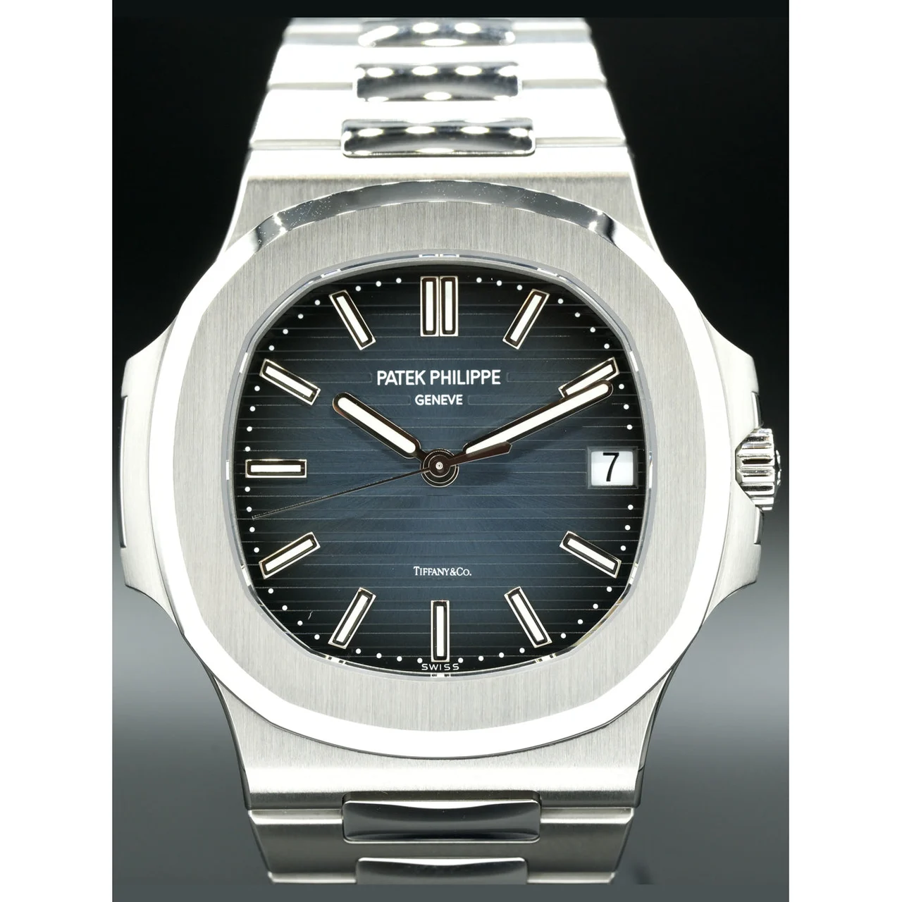 Patek Philippe Nautilus 5711-1A Blue Dial Tiffany 210000013085 kol saati