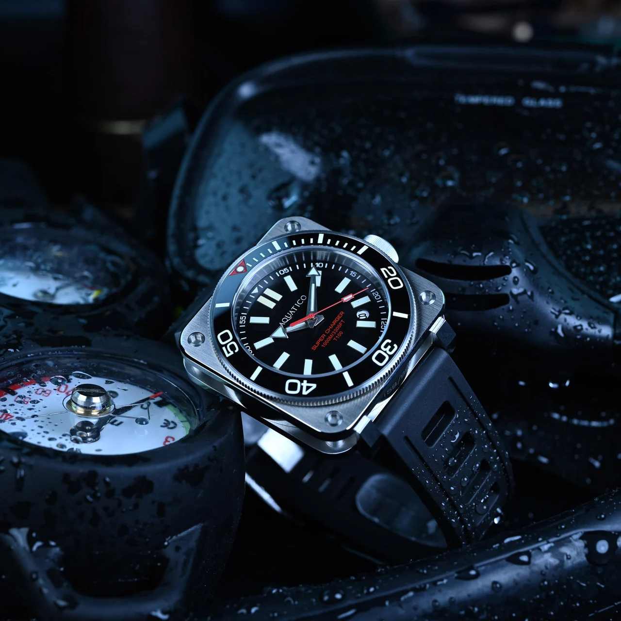 AQUATICO Steel Man Tritium Black Dial Dive Watch 43 mm kol saati