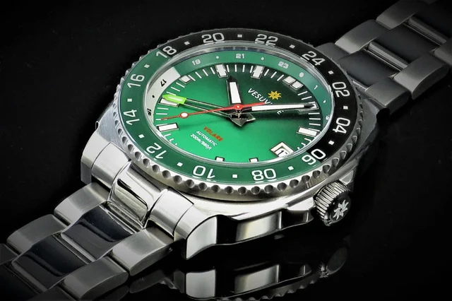 Vesuviate Volare Green kol saati