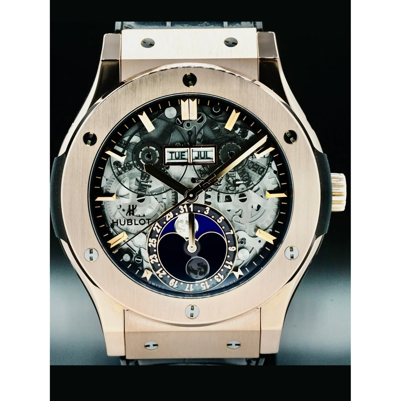 Hublot Classic Fusion Aerofusion Moonphase King Gold 547.OX.0180.LR 210000039682 42 mm kol saati