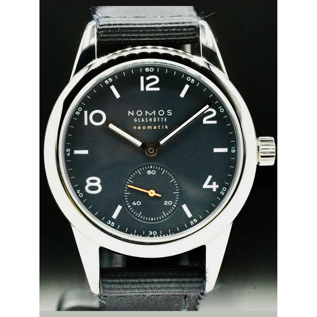 NOMOS Glashütte Club Campus 210000044506 kol saati