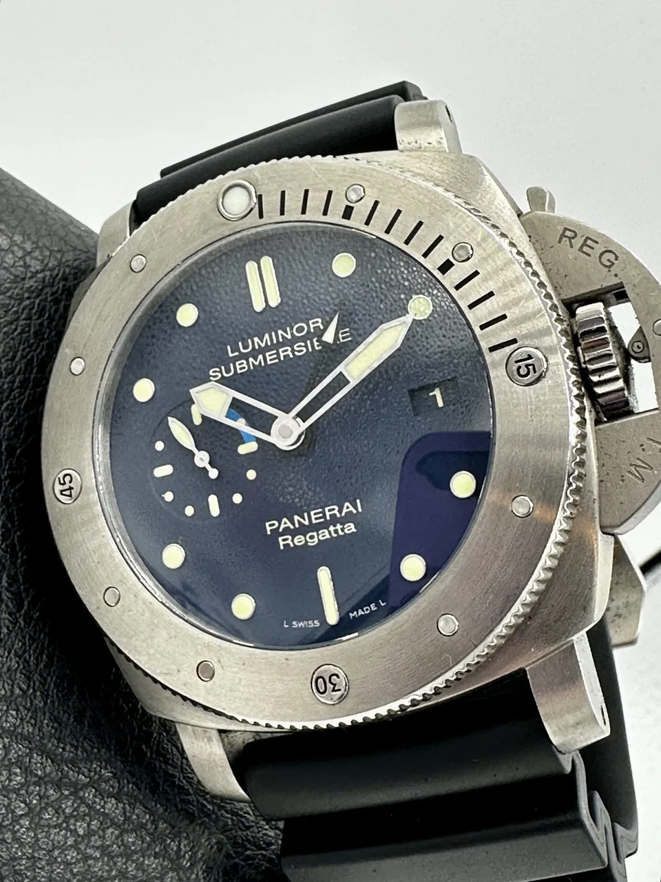 Panerai Luminor 305381588958 47 mm kol saati